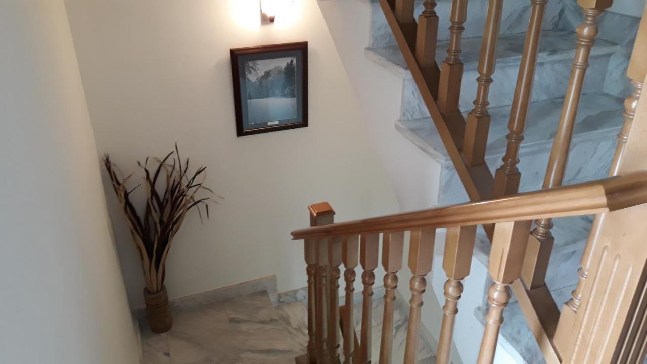 Chalet Zoraya Barajas Madrid