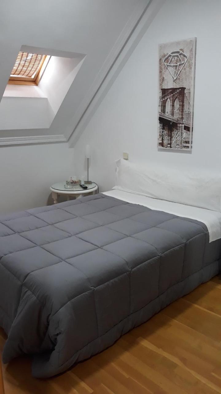 Chalet Zoraya Barajas Pensión Madrid